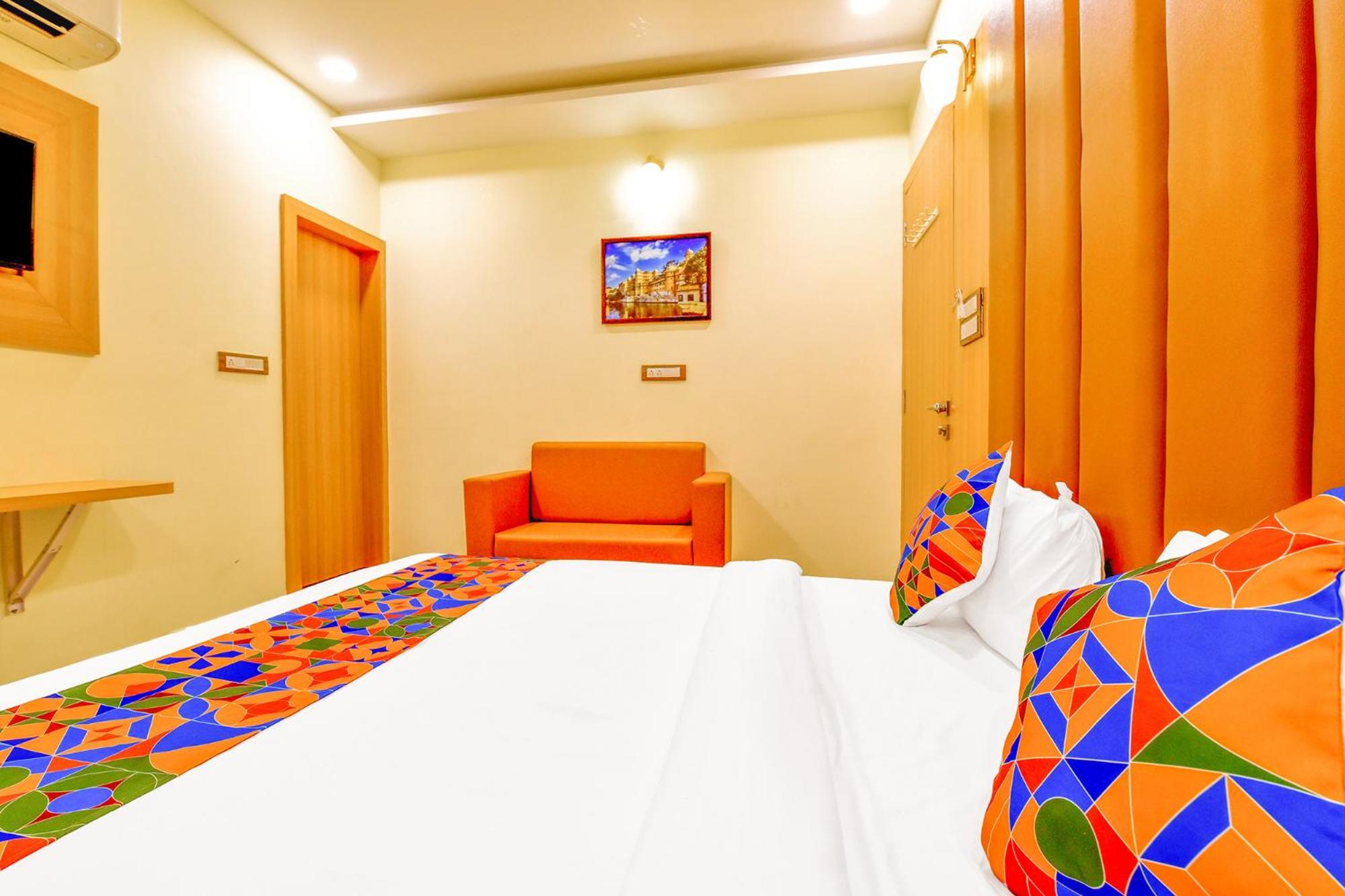 Fabexpress Mewar Shine Hotel Удайпур Екстериор снимка