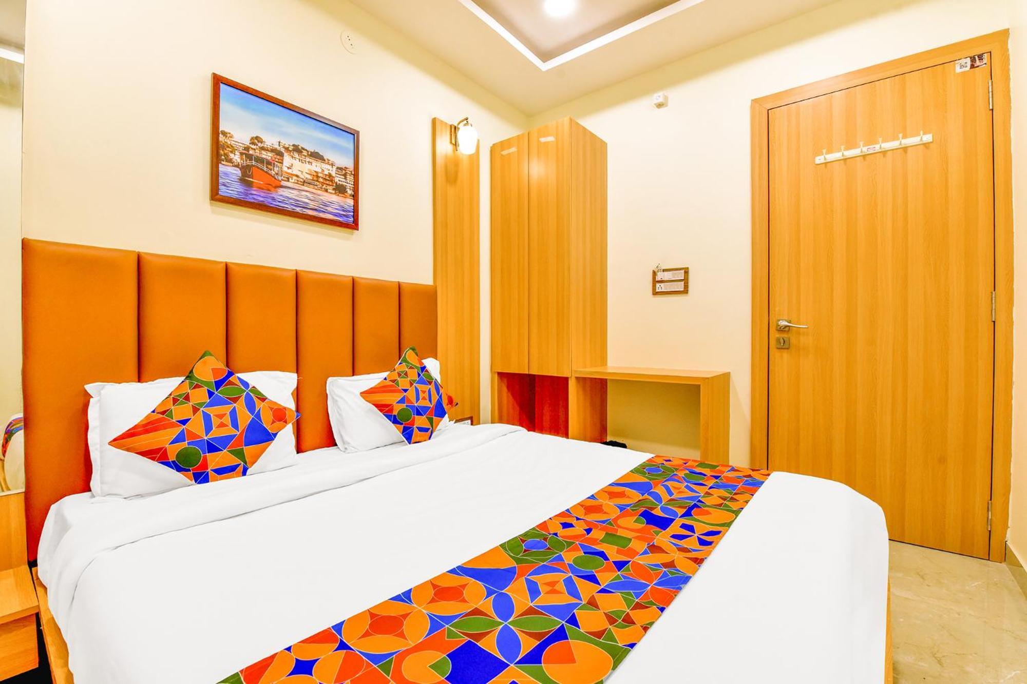 Fabexpress Mewar Shine Hotel Удайпур Екстериор снимка