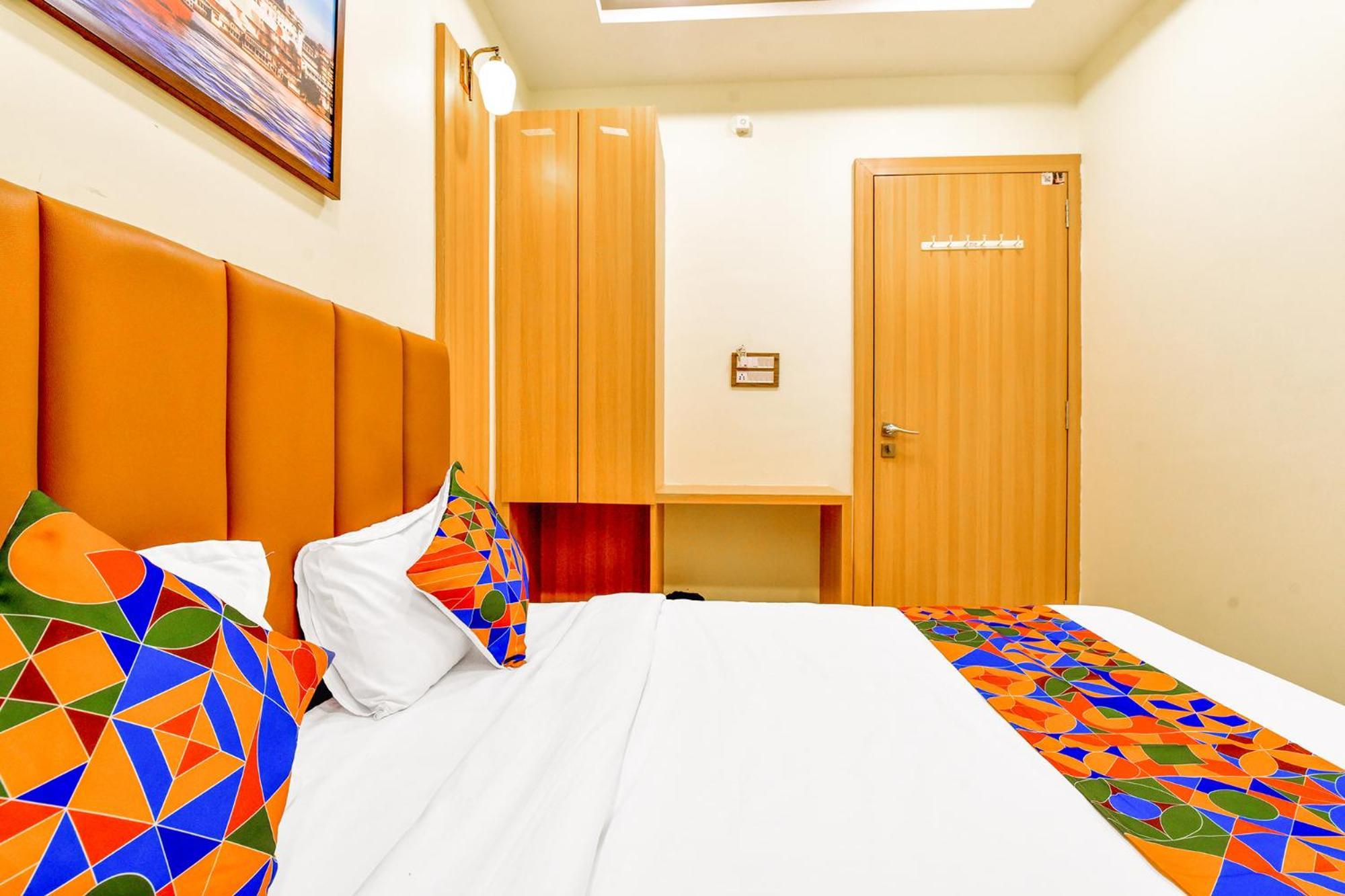 Fabexpress Mewar Shine Hotel Удайпур Екстериор снимка