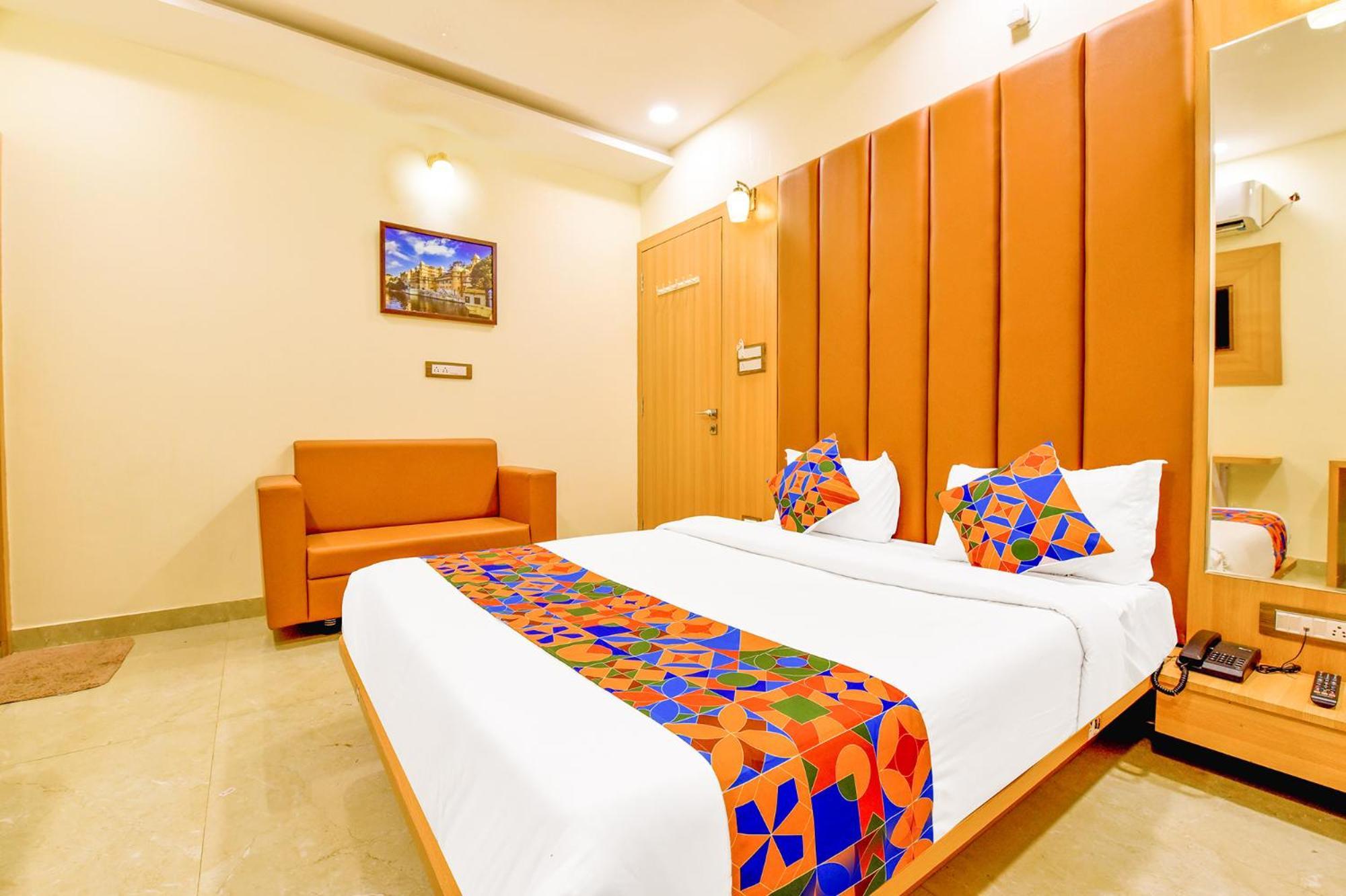 Fabexpress Mewar Shine Hotel Удайпур Екстериор снимка